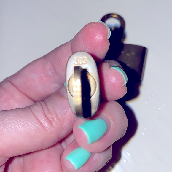 Rare to find!!! TWO Louis Vuitton Locks with 1 Key, Matching Number 309 - Picture 3 of 3